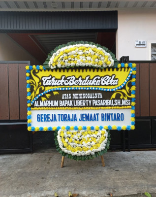Papan Bunga Duka di Sreseh
