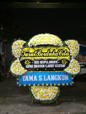 Papan Bunga Duka di Sreseh